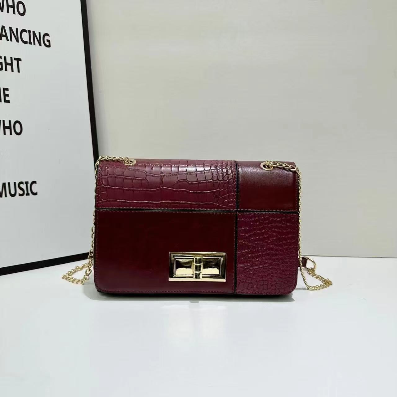 Clutch detail bags